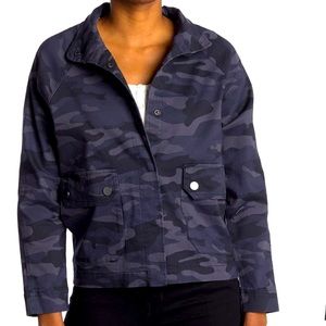 Democracy Women’s Front Zip Mock Neck Twill Camo Jacket Large L
